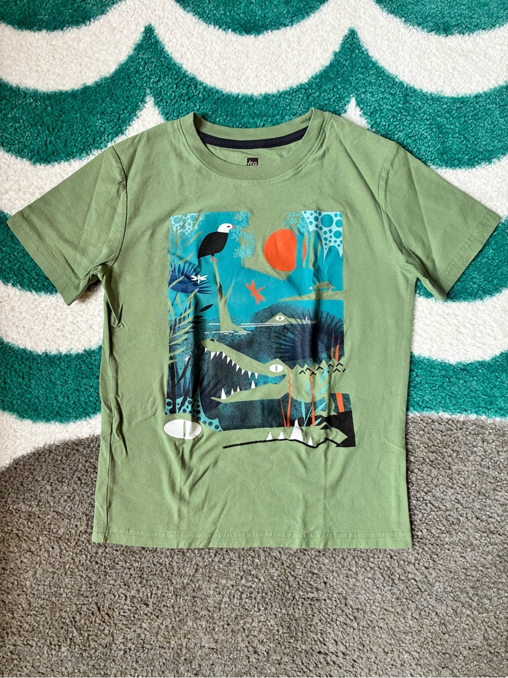 Tea Collection Bayou Graphic Tee (Light Olive) Size 8